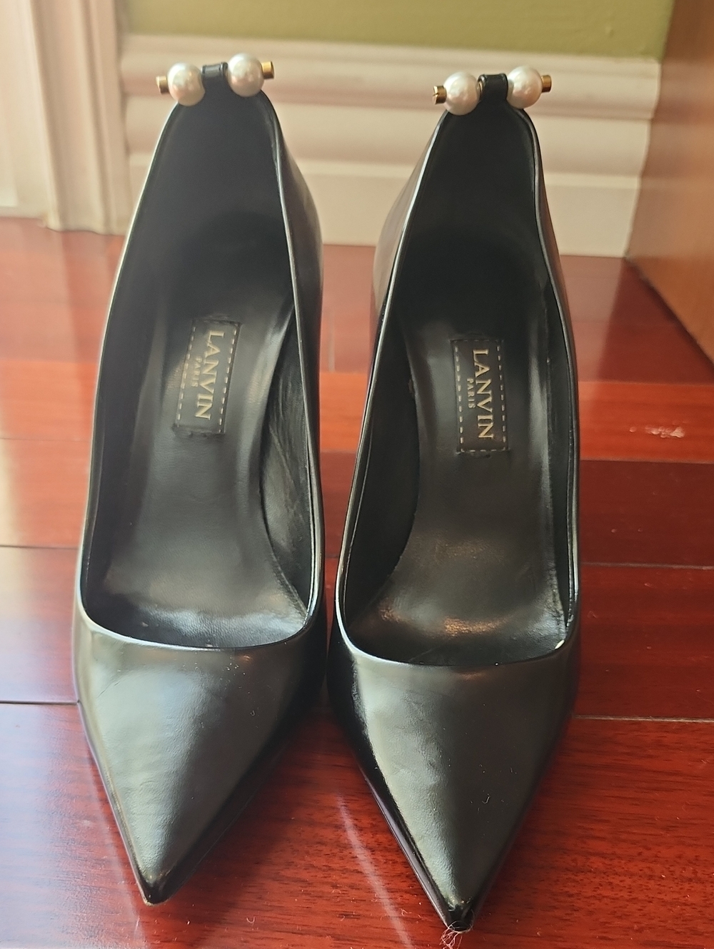 Lanvin Black Leather Pointed-Toe Pumps with Pearl Accent